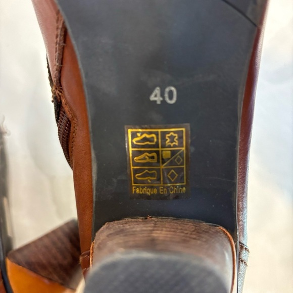 L’ARTISTE Sz 40 Belgarde Booties Embossed Suede and Smooth Leather Stacked Heel - Picture 11 of 12